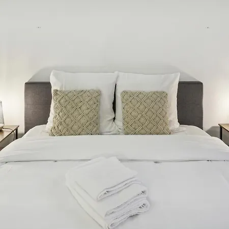 Superbe 2 Pieces Au Coeur Du Xvieme Bed & Breakfast *
